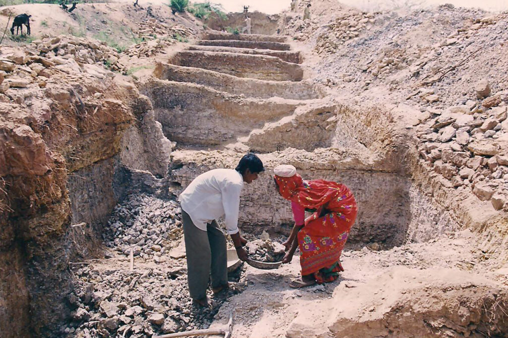 Drought proofing initiative in Rapar, Gujarat - YUVA