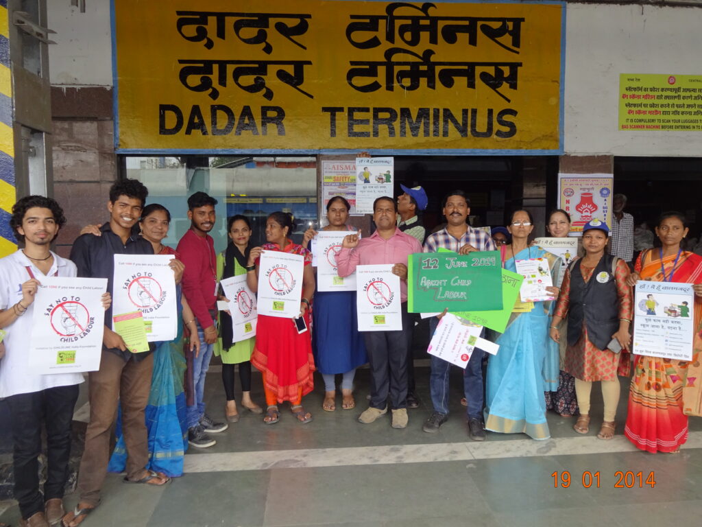 Awareness campaign at Dadar Terminus on World Day Against Child Labour, 2014 M- YUVA