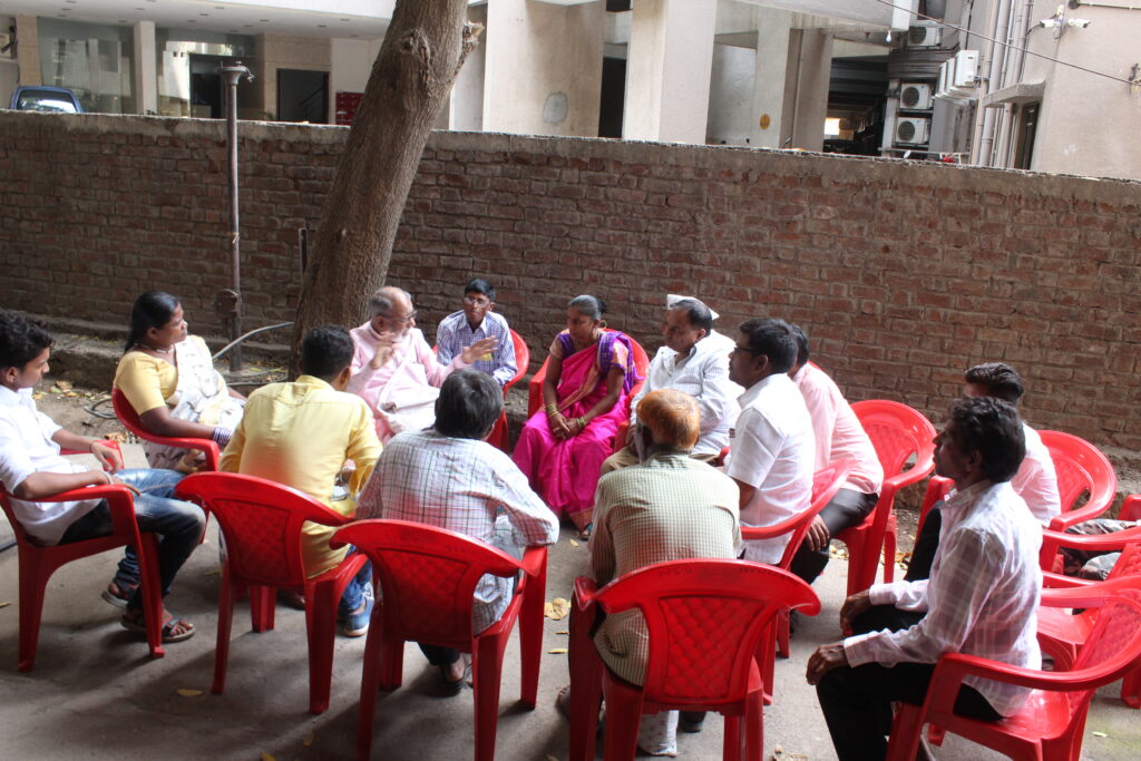 Ghar Hakk Sangharsh Samiti people's organisation members discuss right to housing - YUVA